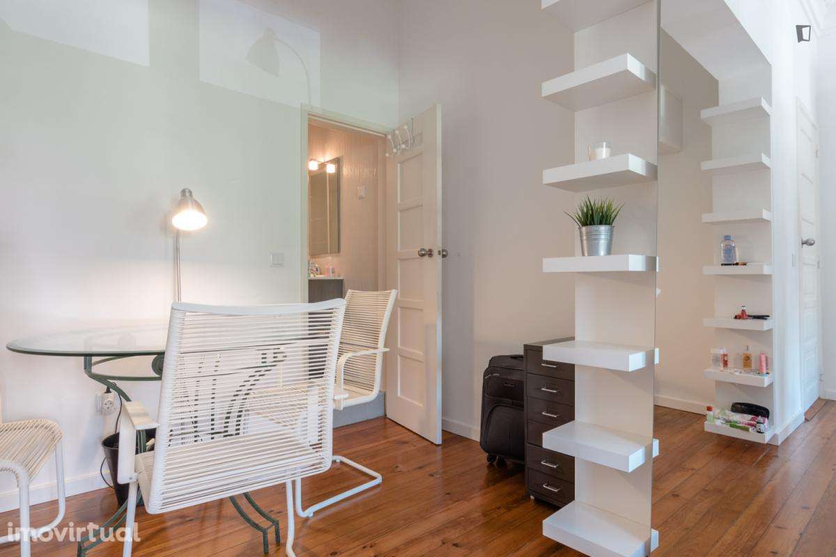 Quarto - localizado em Alameda Lisbon - Grande imagem: 5/22