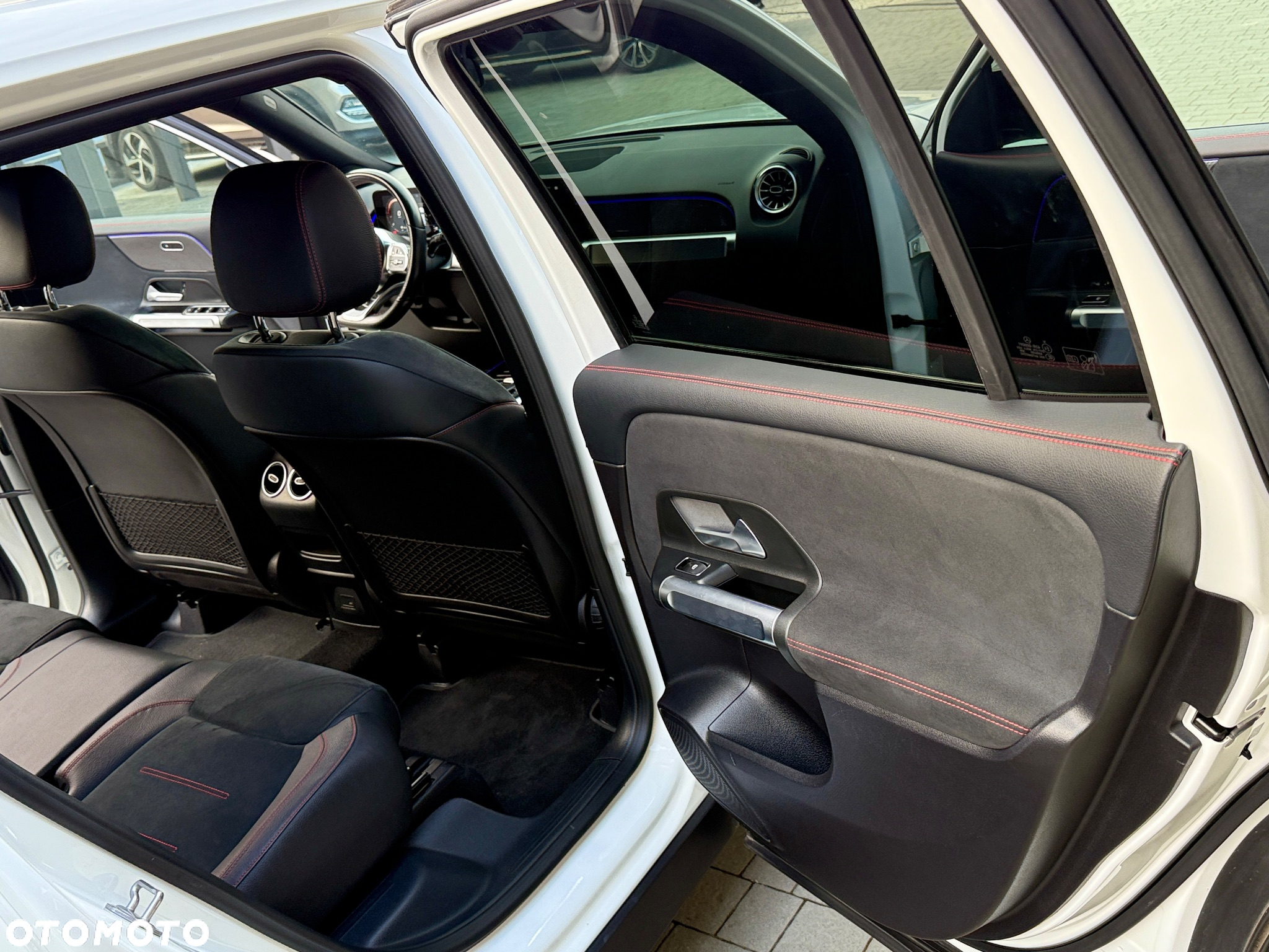 Mercedes-Benz GLB 200 d 4-Matic AMG Line 8G-DCT - 10