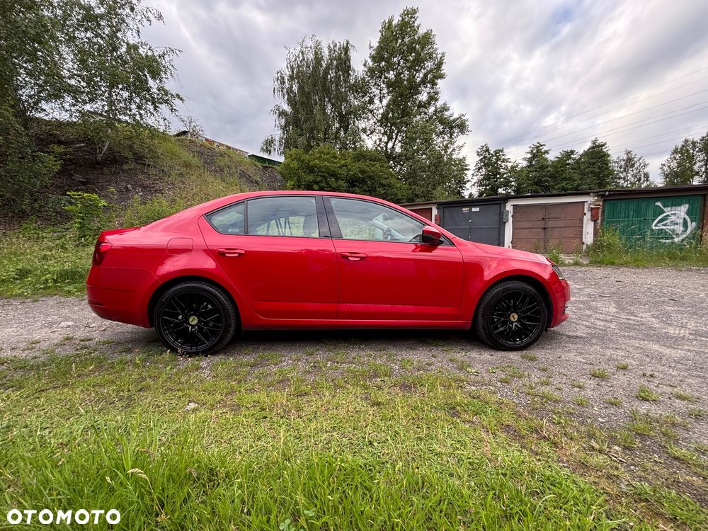 Skoda Octavia 2.0 TDI Style DSG - 3