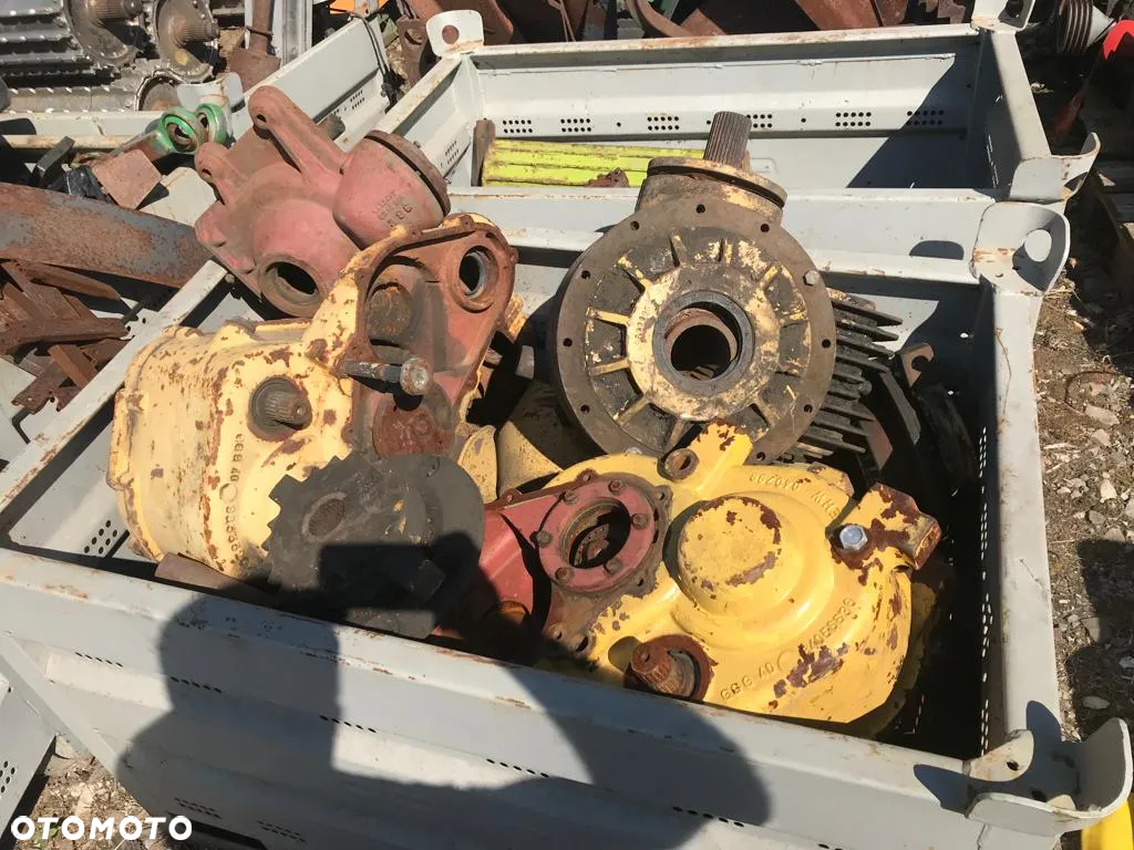 Częsci parts dosieczkarni polowej New Holland FX375 FX450 FX38 FX40 CornCraker - 4