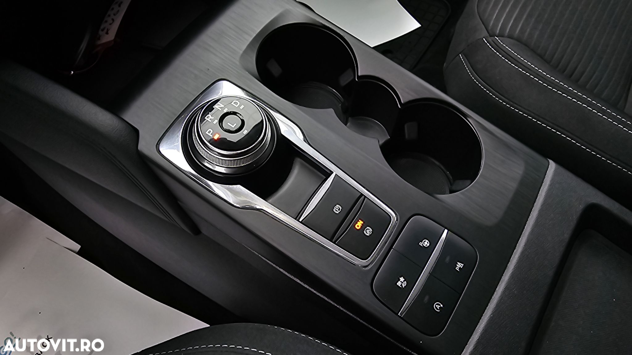Ford Kuga - 17