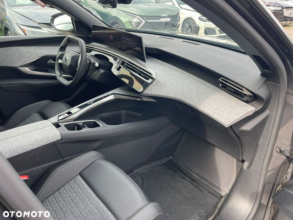 Peugeot 5008 1.2 PureTech mHEV Allure Pack S&S e-DCS6 - 11