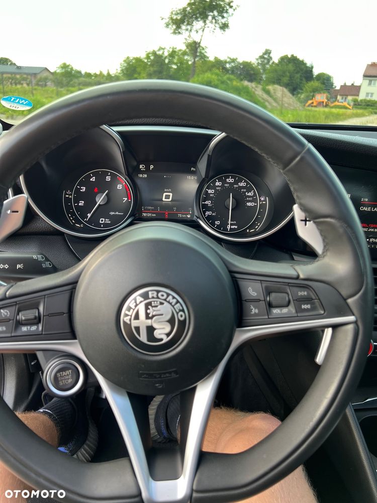 Alfa Romeo Giulia 2.0 Turbo 16V AT8-Q4 Veloce Ti - 7