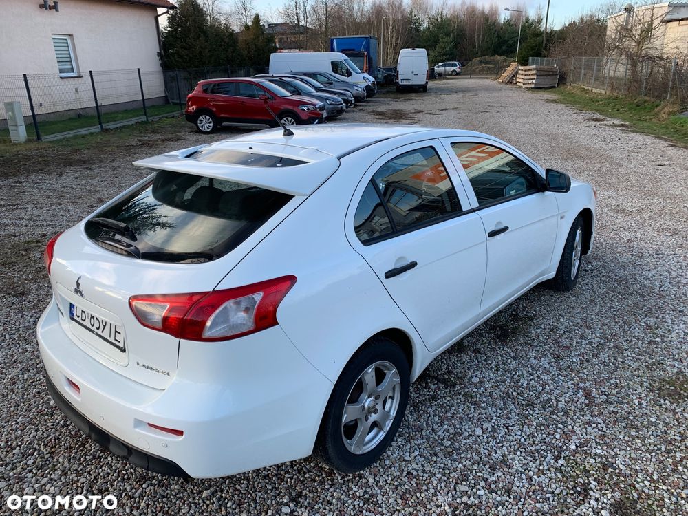 Mitsubishi Lancer 1.5 - 7