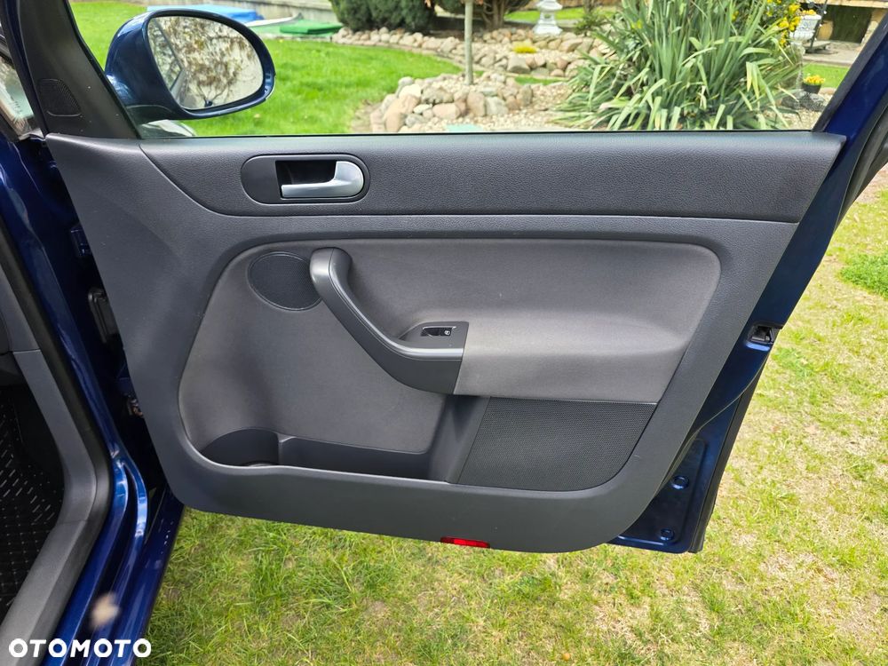Volkswagen Golf Plus - 27