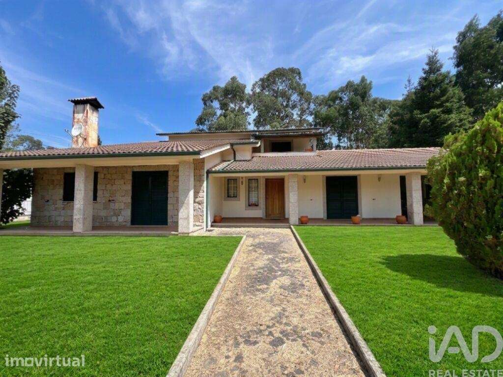 Casa / Villa T4 em Vouzela e Paços de Vilharigues de 260,00 m2 - Grande imagem: 2/27
