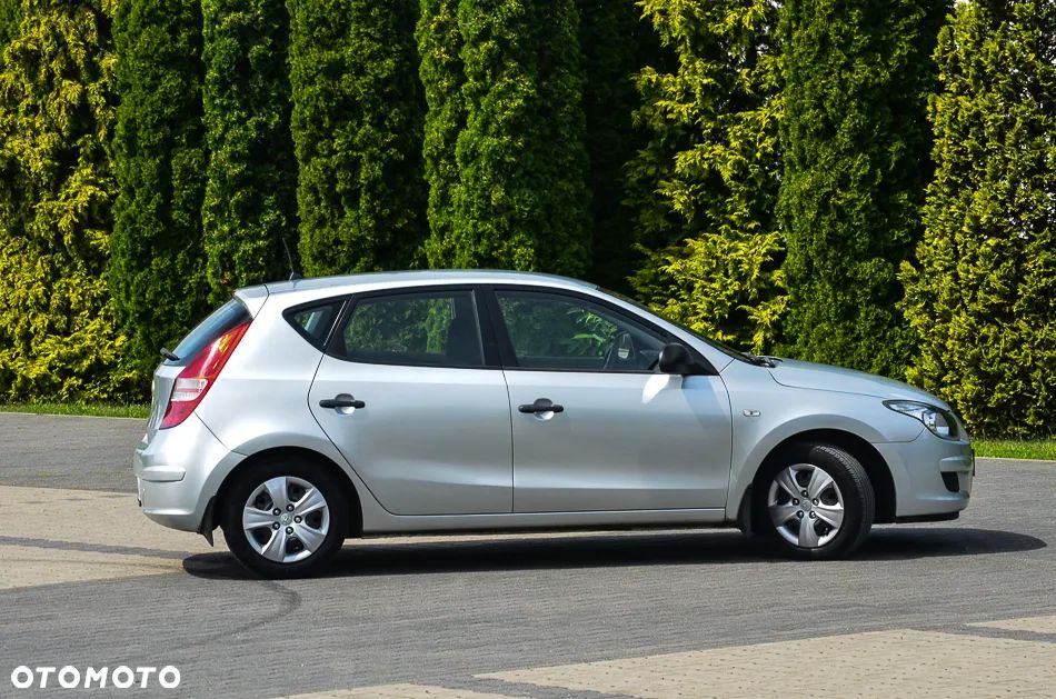 Hyundai i30 1.4 Comfort EU5 - 16