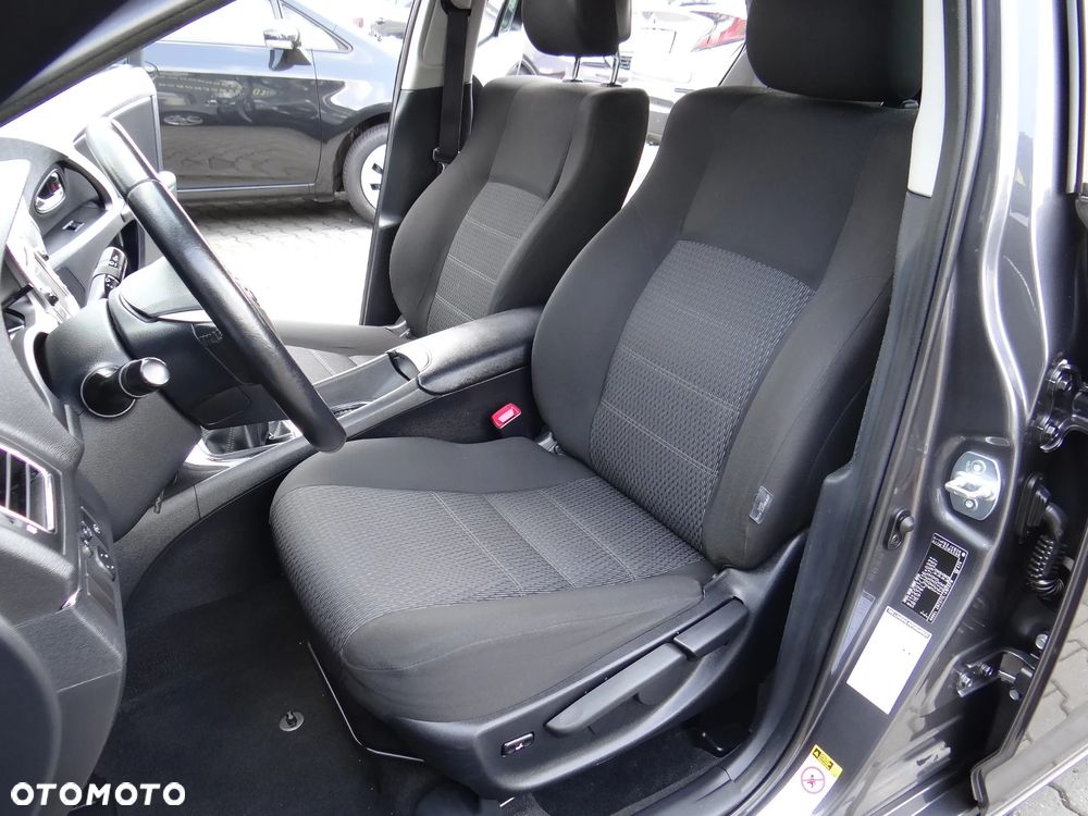 Toyota Avensis Touring Sports 1.8 Executive - 22