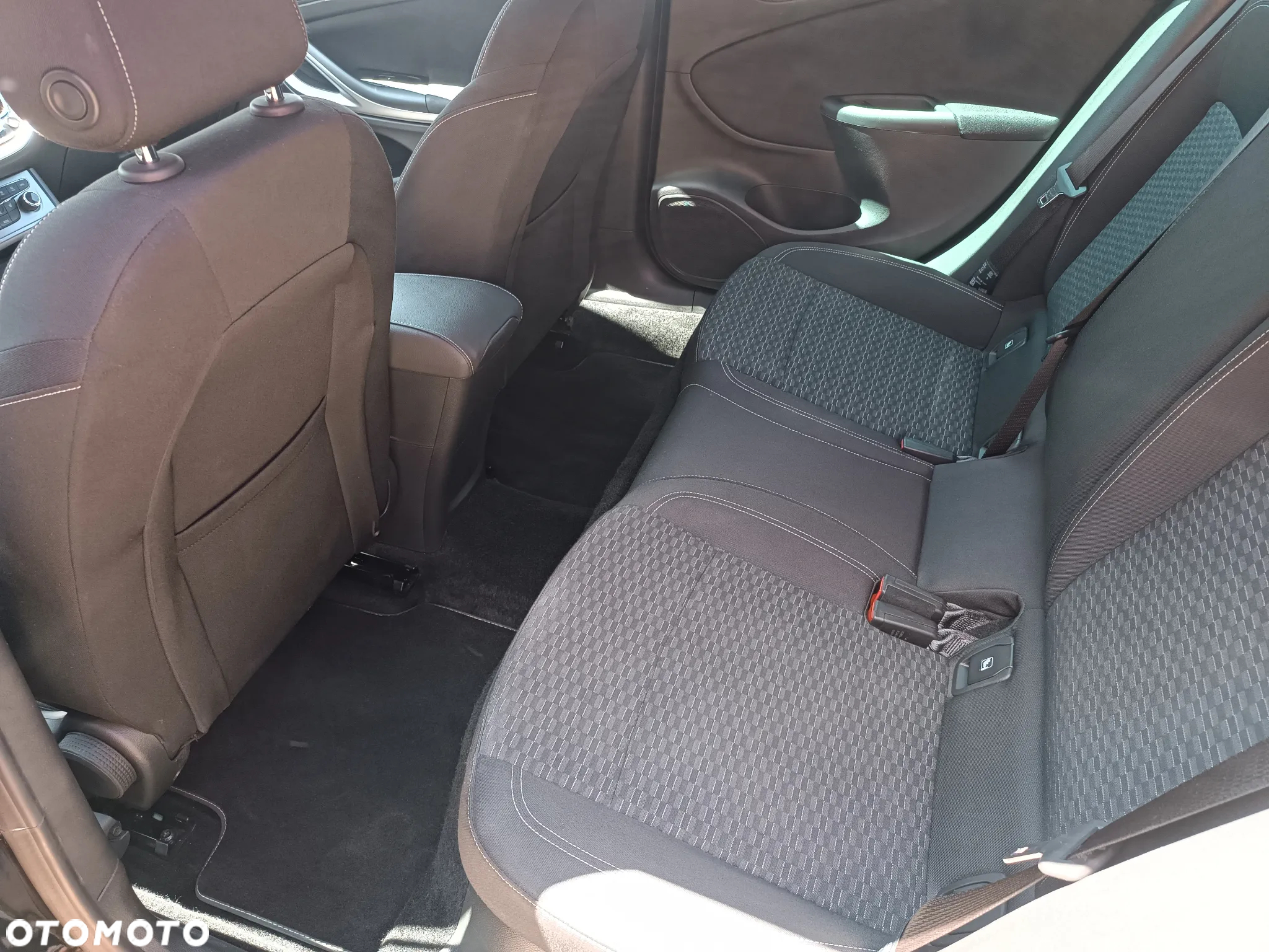 Opel Astra 1.4 Turbo Edition - 30