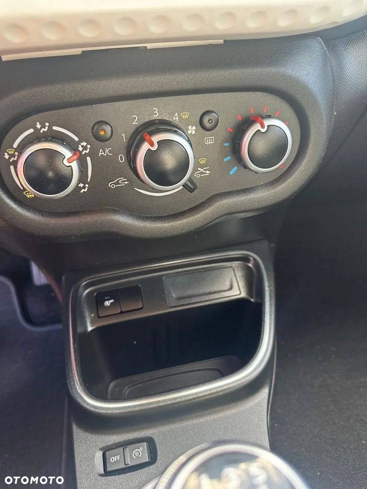 Renault Twingo SCe 75 INTENS - 11