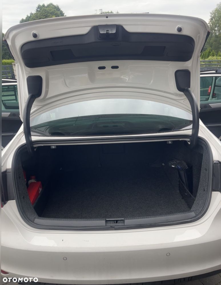 Volkswagen Jetta 1.4 TSI Comfortline - 11