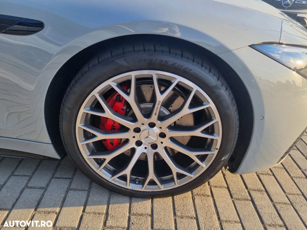 Mercedes-Benz SL 55 AMG 4Matic+ - 17