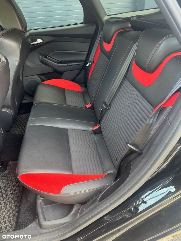 Ford Focus ST - 16