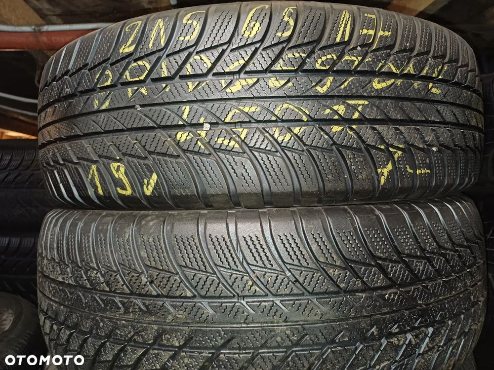 215/65/17 Bridgestone - 1