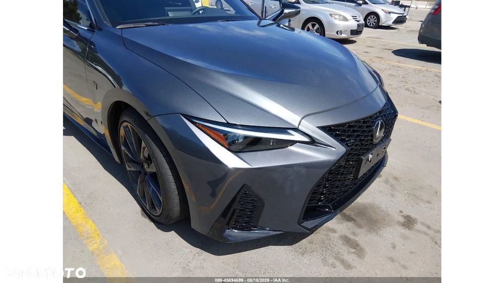 Lexus IS - 9