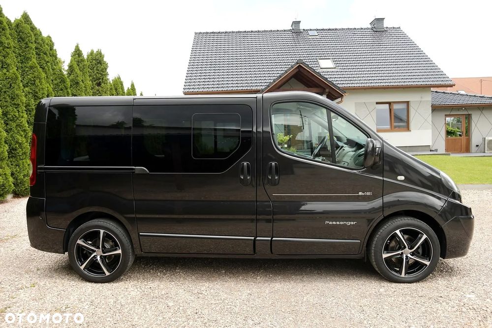 Renault Trafic FAP Passenger Black Edition - 9
