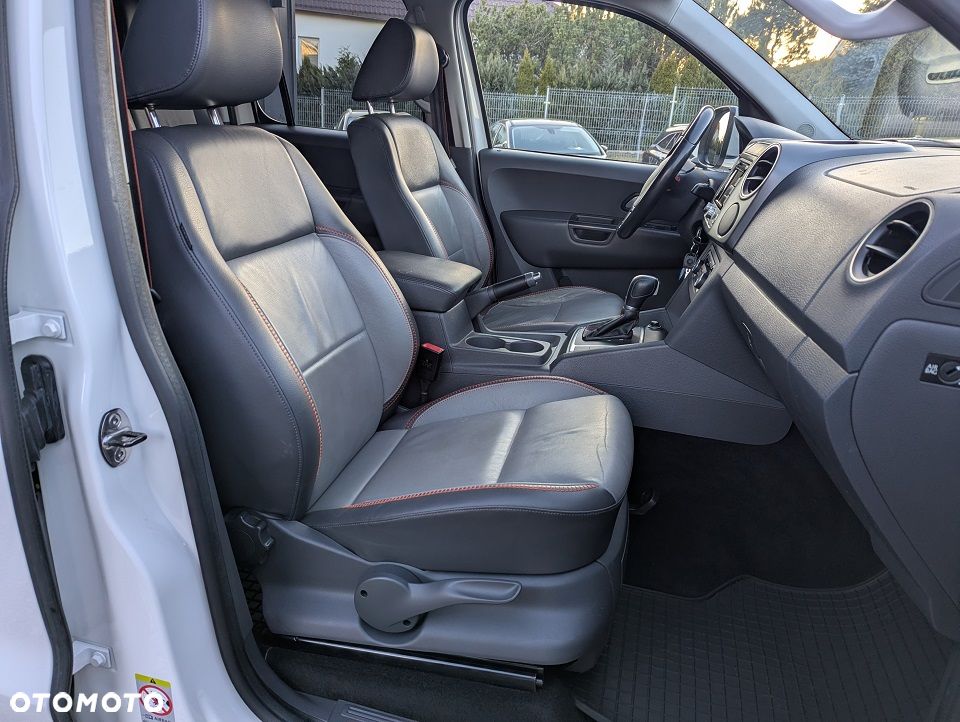 Volkswagen Amarok 2.0 BiTDI Autm Canyon - 26