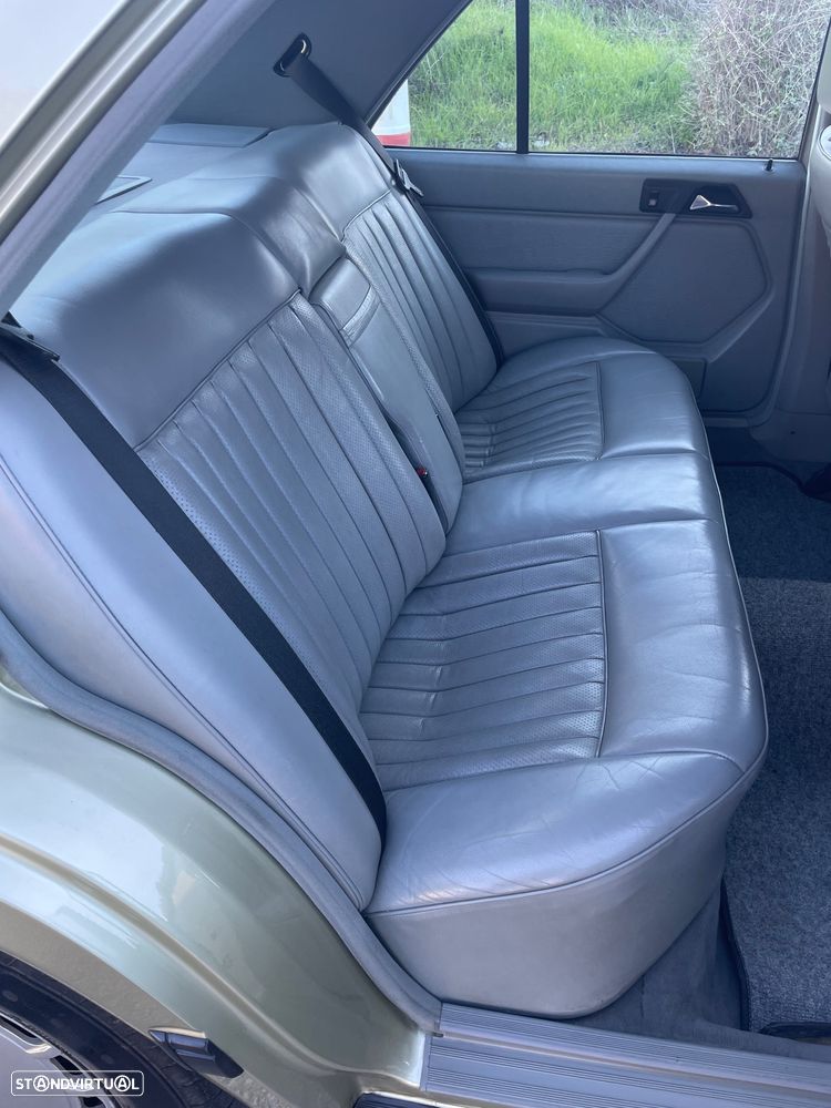 Mercedes-Benz W124 (1984-1997) - 21