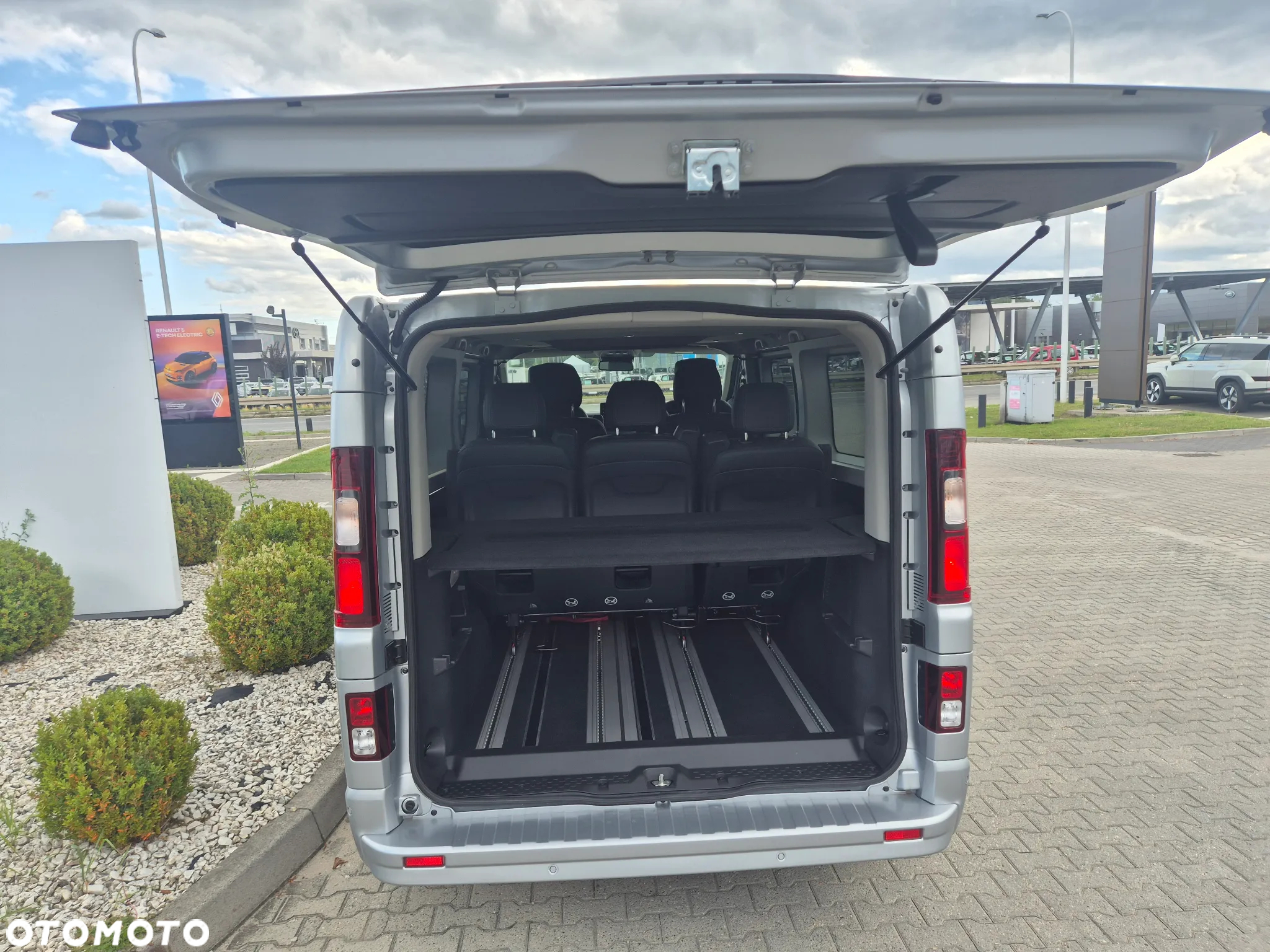Renault Trafic SpaceClass 2.0 dCi EDC - 4