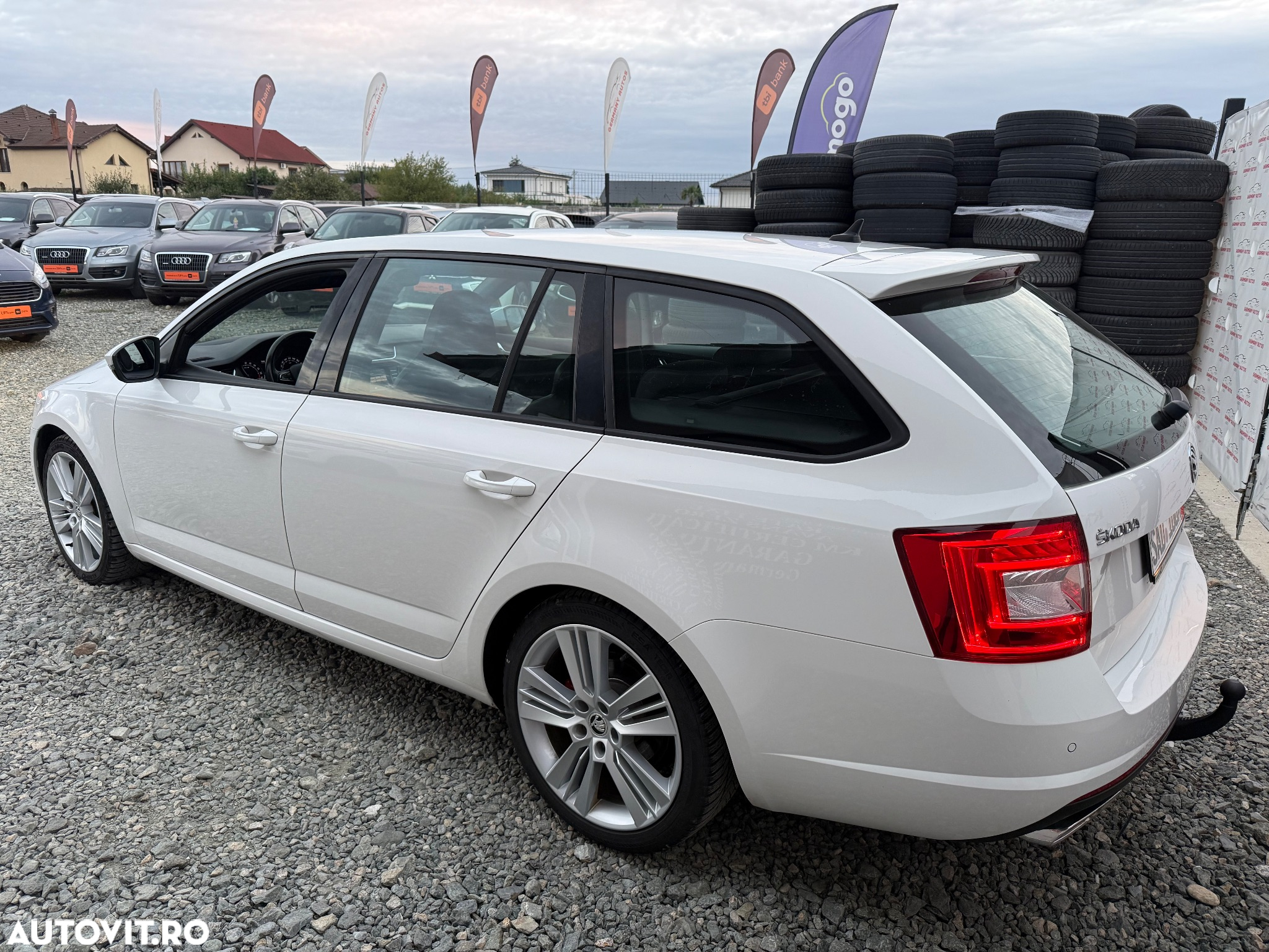 Skoda Octavia 2.0 TDI DSG RS - 24