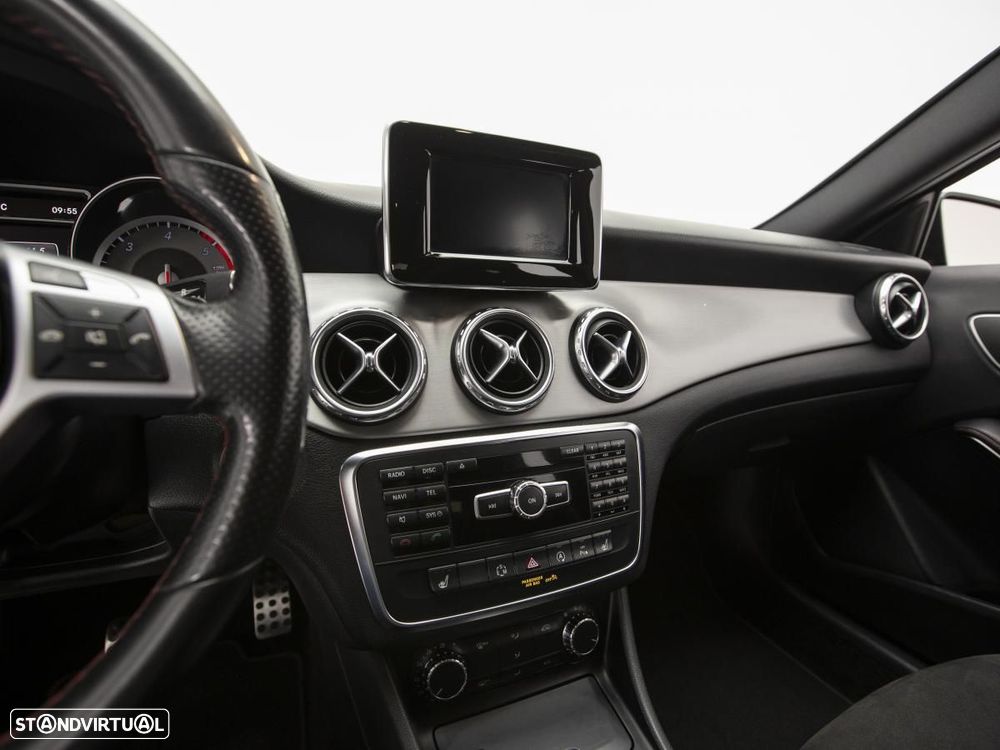 Mercedes-Benz GLA 200 — fotografia 17