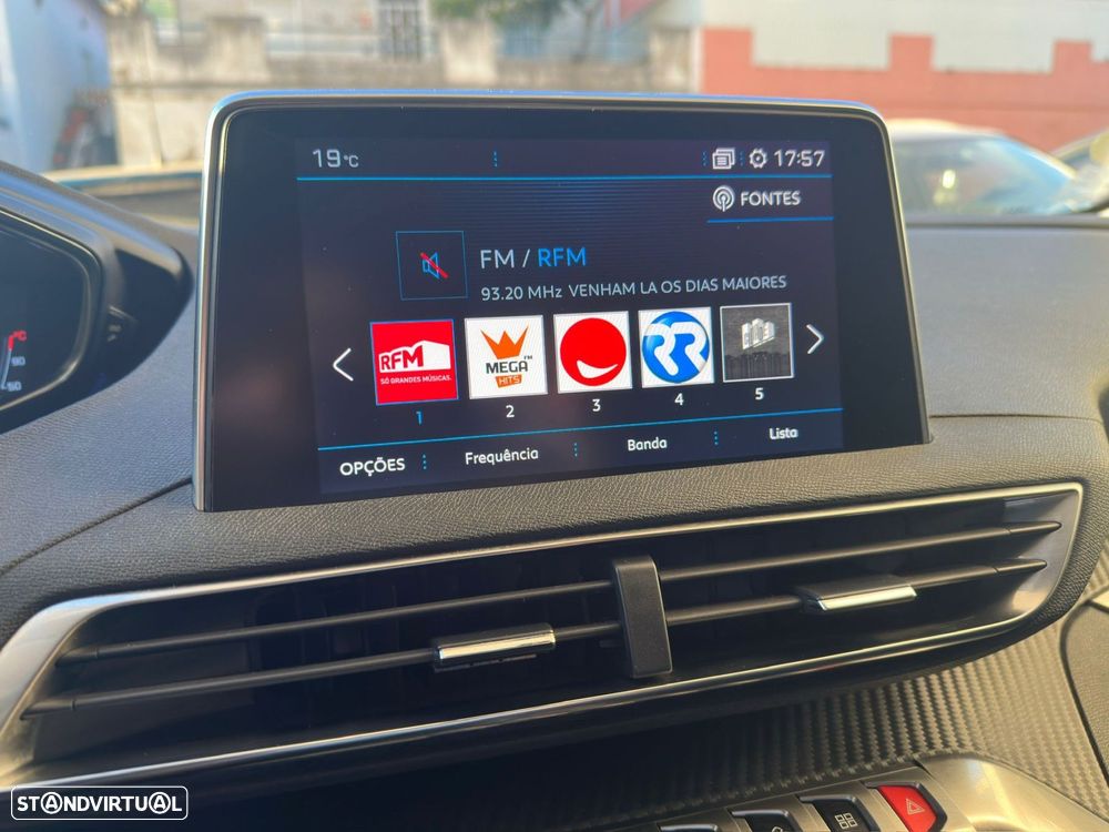 Peugeot 3008 1.5 BlueHDi Allure EAT8 - 18