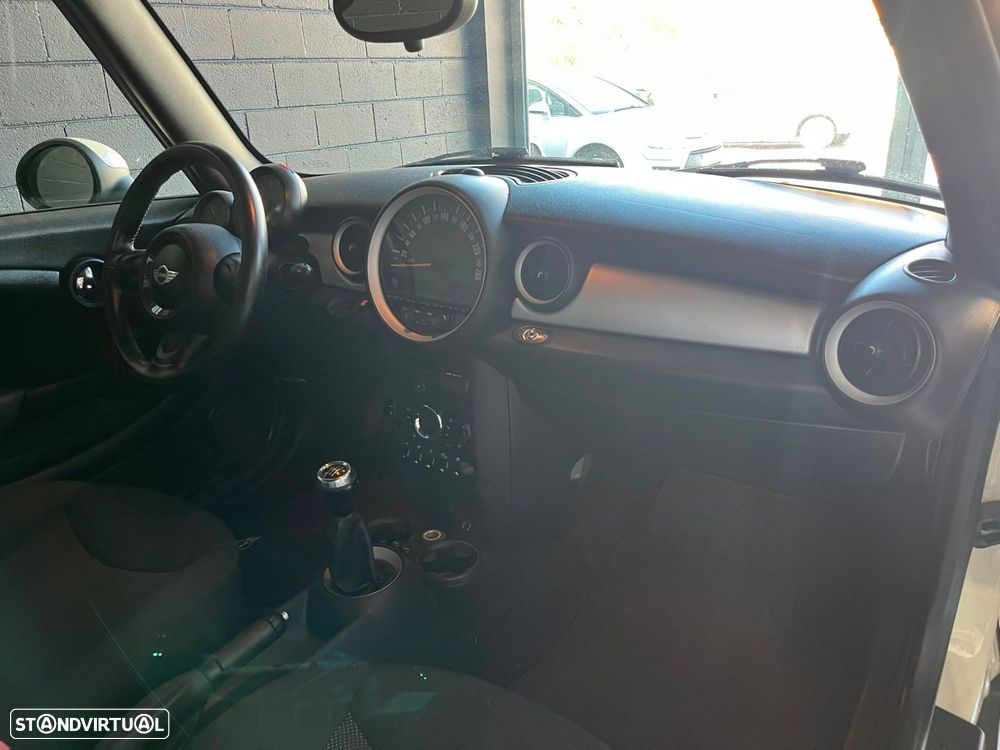MINI 3 Portas Cooper D - 20