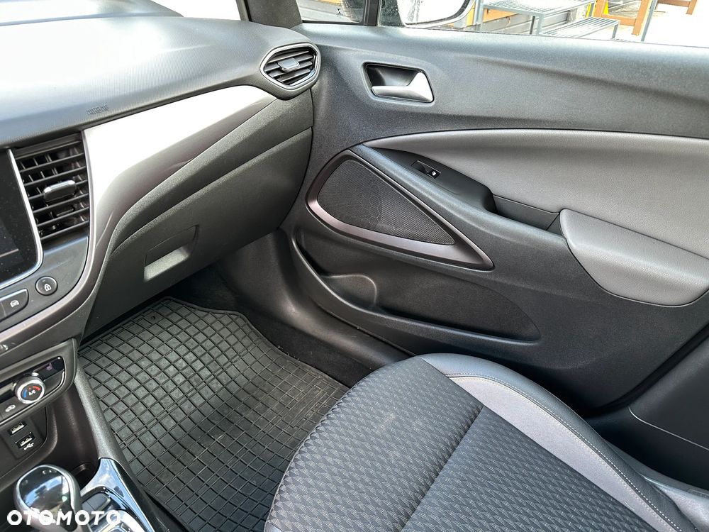 Opel Crossland X - 18