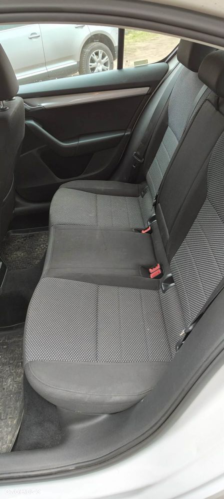 Skoda Octavia 1.6 TDI Edition - 7