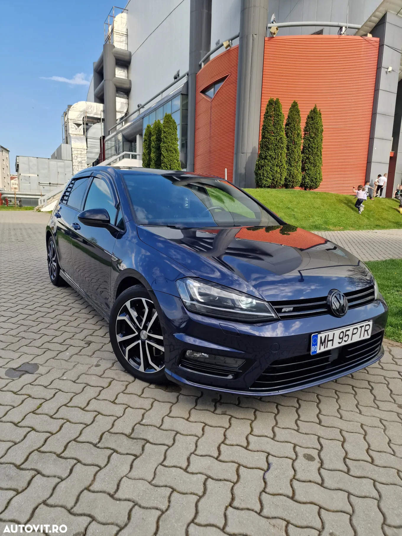 Volkswagen Golf 2.0 TDI 4Motion BMT Highline - 2
