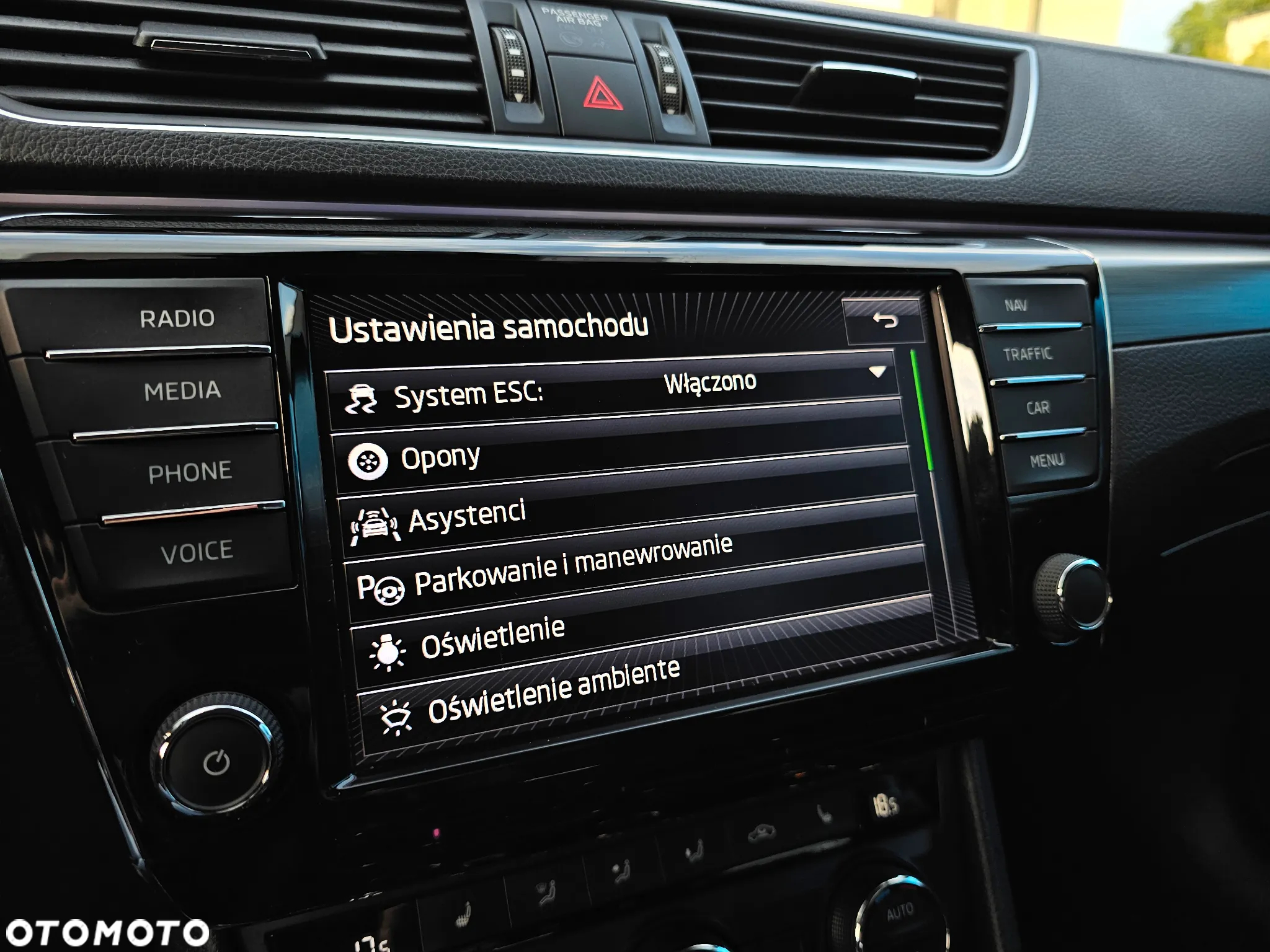 Skoda Superb 2.0 TDI Style DSG - 21
