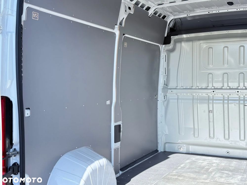 Peugeot Boxer Furgon Blaszak L2H2 Bogate Wyposażenie - 21