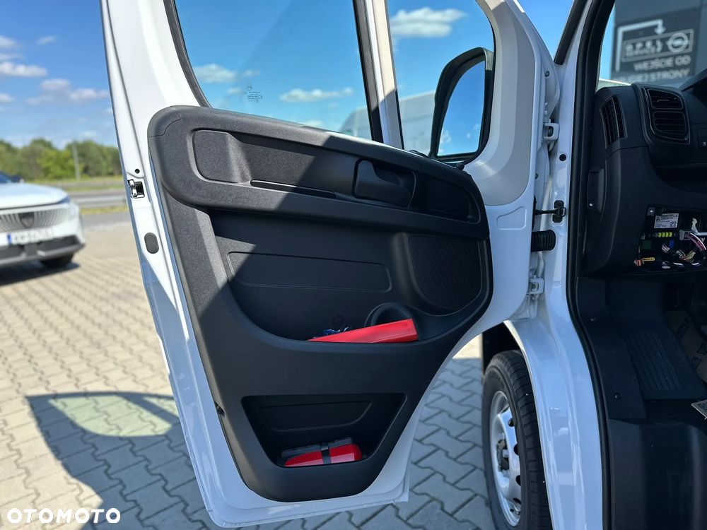 Opel MOVANO Furgon L2H1 3.3T  Diesel 2.2 140 KM Manual - 18