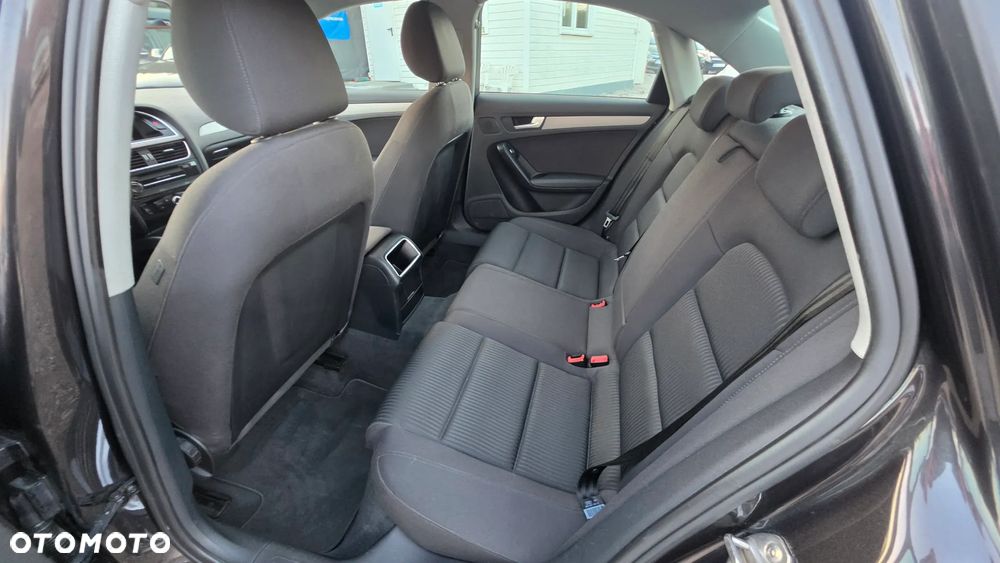 Audi A4 Limousine - 11