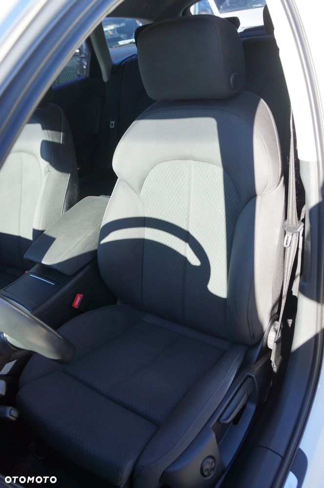 Audi A6 Avant 2.0 TDI quattro S tronic - 26