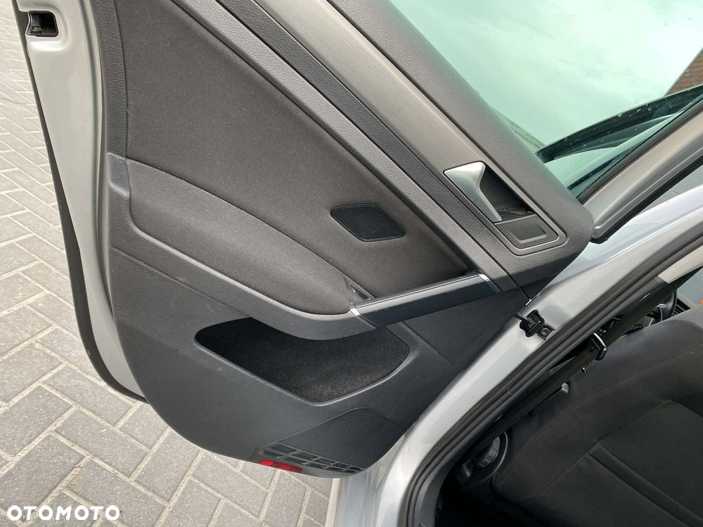 Volkswagen Golf 1.6 TDI BlueMotion Technology DSG Comfortline - 20