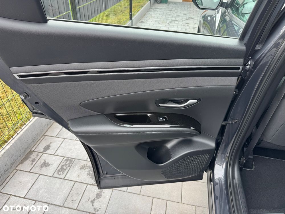 Hyundai Tucson 1.6 CRDi 48V-Hybrid 2WD DCT Select - 24