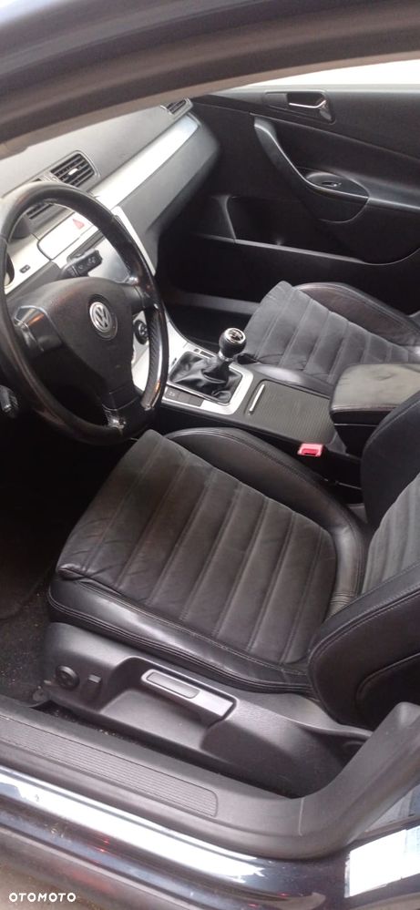 Volkswagen Passat 2.0 TDI DPF Highline - 16