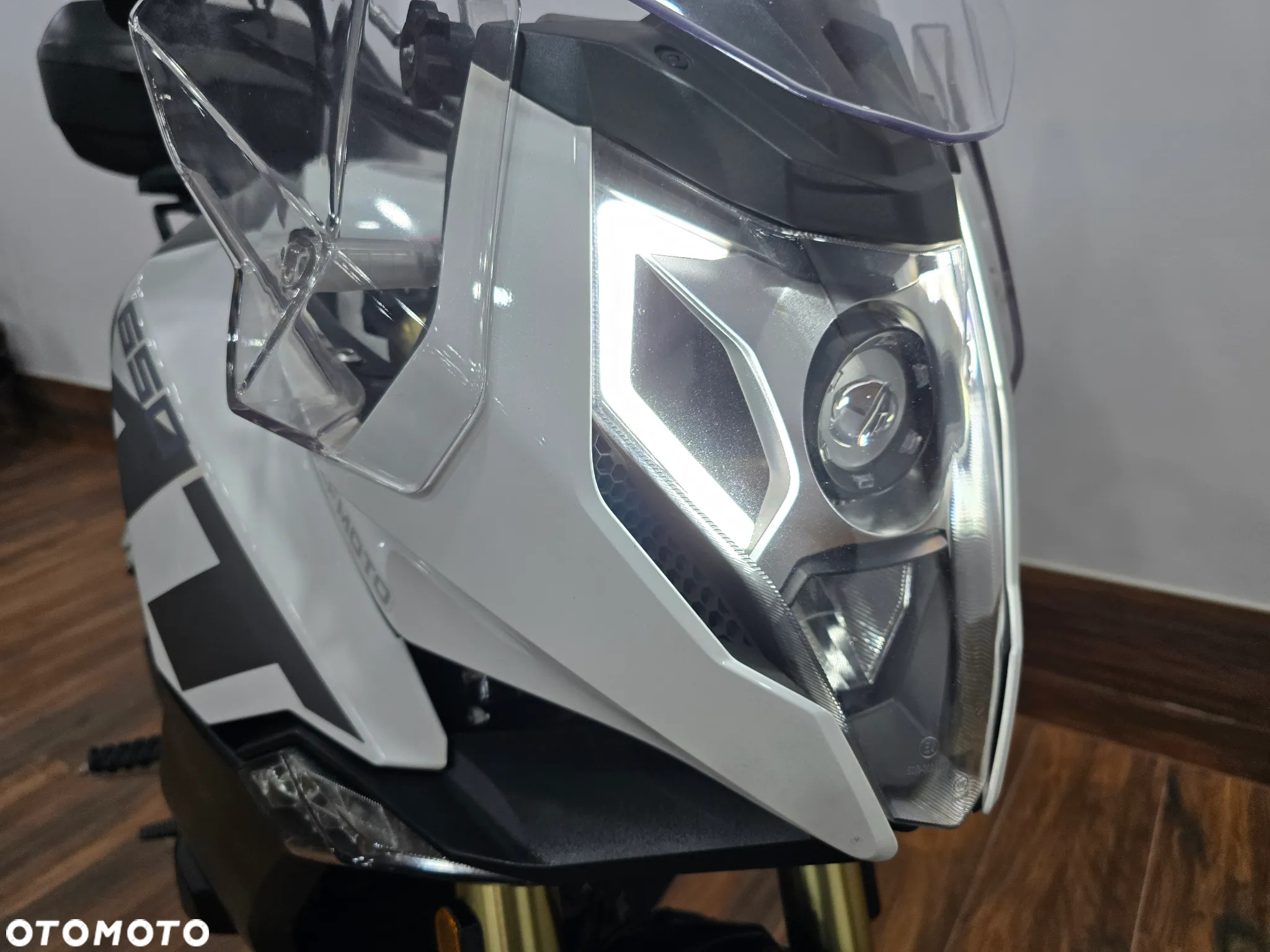 CFMoto MT - 8