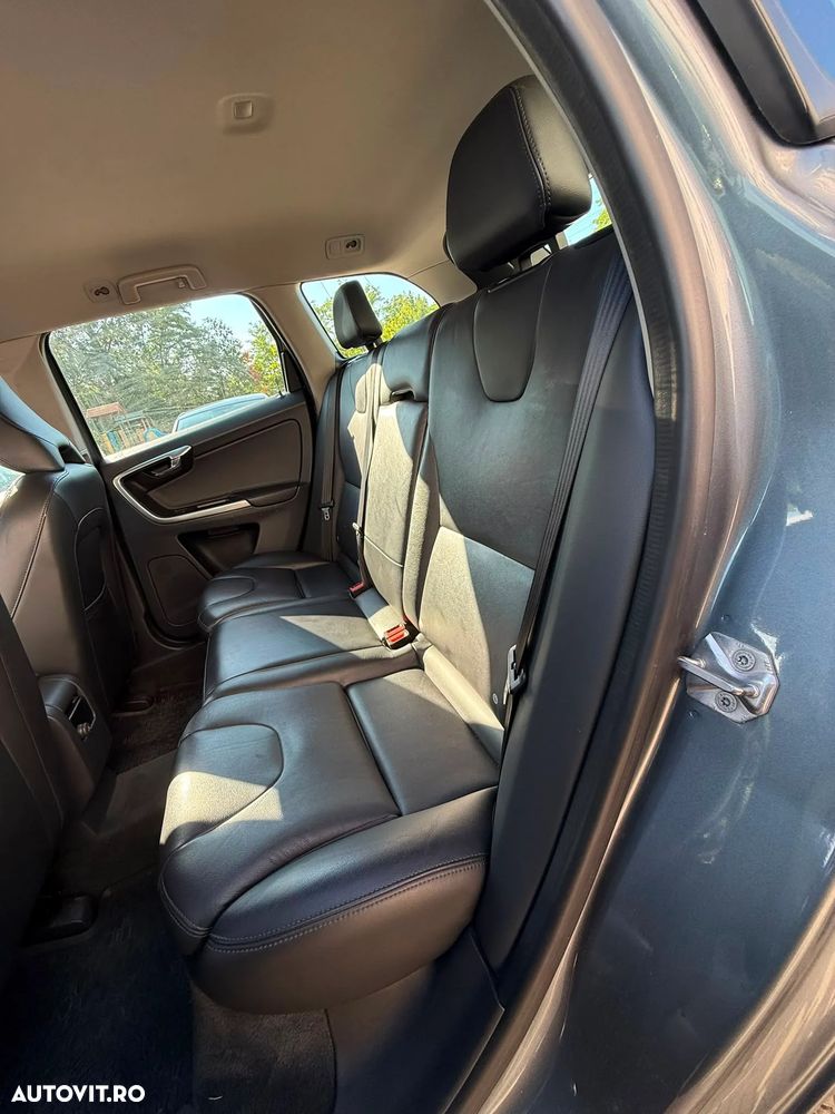 Volvo XC 60 D3 Geartronic Momentum - 21