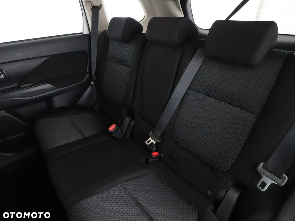 Mitsubishi Outlander 2.0 2WD Edition 100 - 17