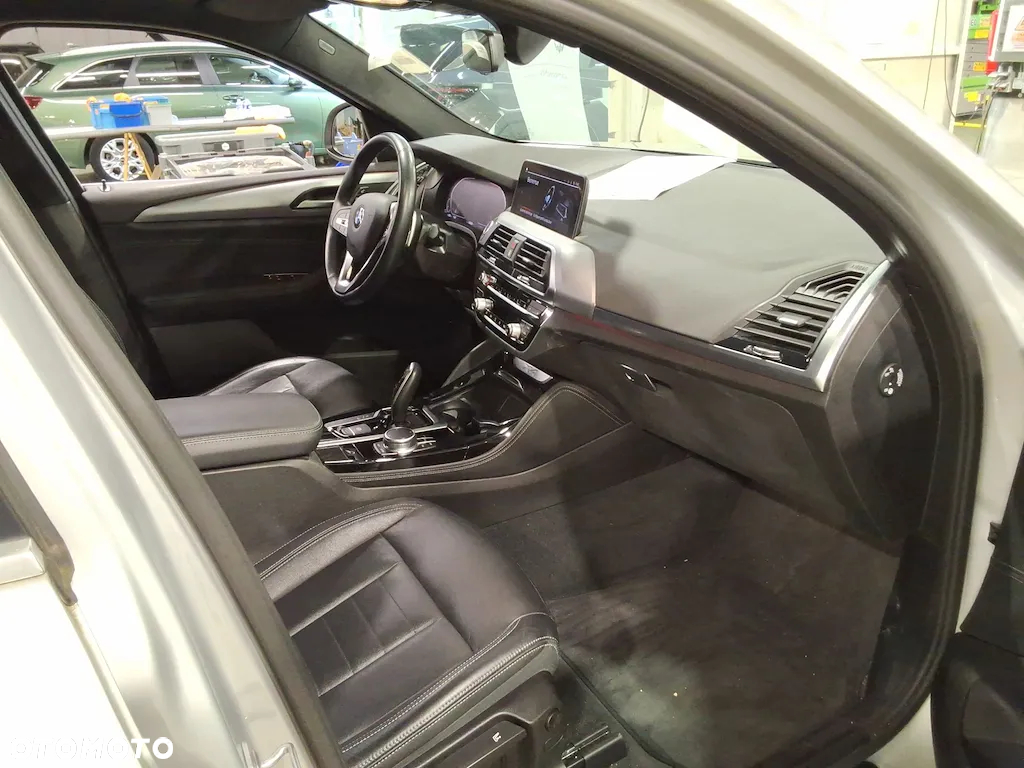 BMW X4 xDrive20d Advantage - 10