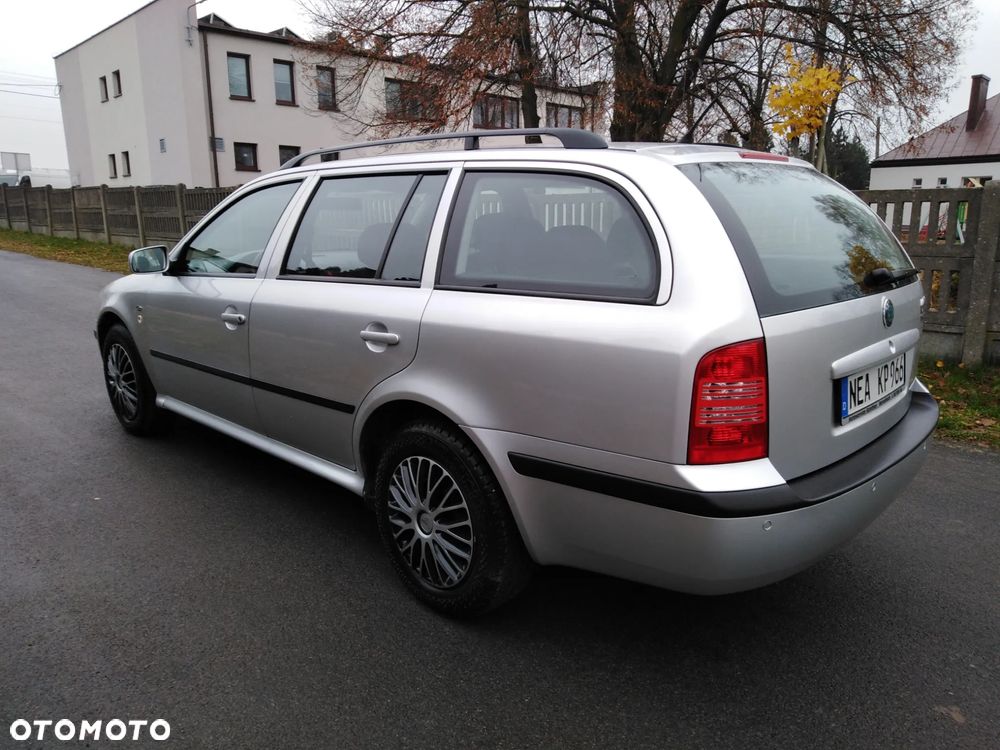 Skoda Octavia 2.0 Combi Ambiente 4x4 - 7