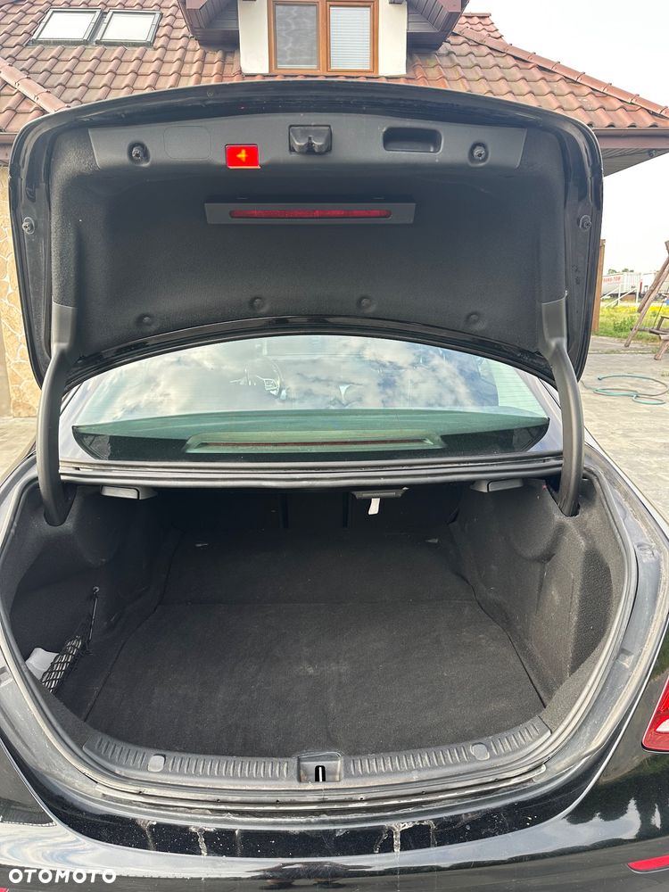 Mercedes-Benz Klasa E 220 d 4-Matic Avantgarde - 11