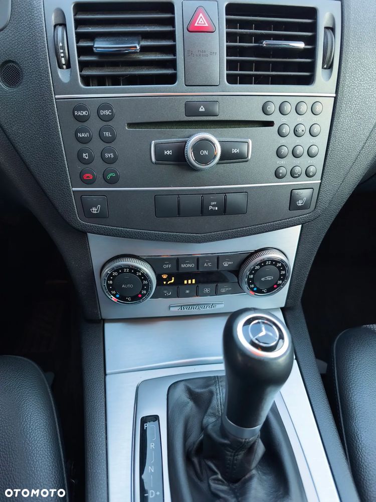 Mercedes-Benz Klasa C 180 CGI Automatik BlueEFFICIENCY Avantgarde - 5