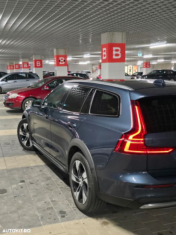 Volvo V60 V60CC B5 MHEV AT AWD Ultimate Bright - 6