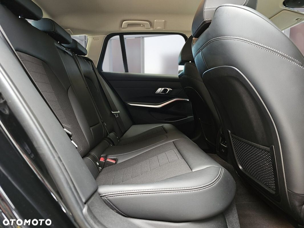 BMW Seria 3 320d xDrive Sport Line - 20
