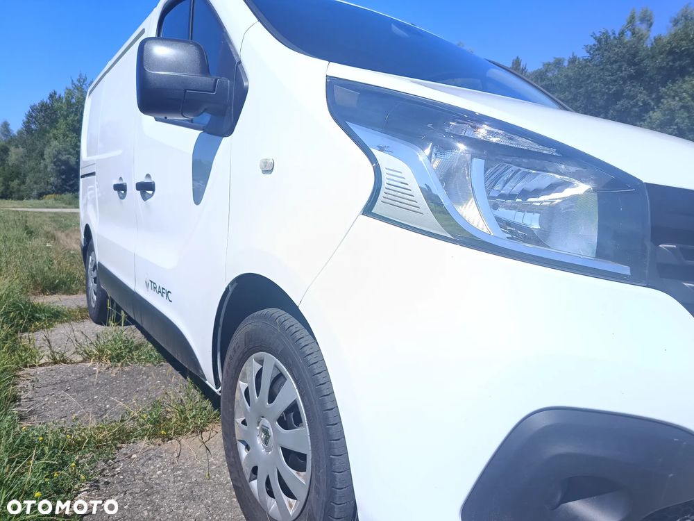 Renault Trafic L1H1 1.6 diesel 145kM, manual, 2019 rok BAGAŻNIK DACHOWY THULE, KAMERA COFANIA, HAK, CZUJNIKI PARKOWANIA, ORGINALNY PRZEBIEG! - 16