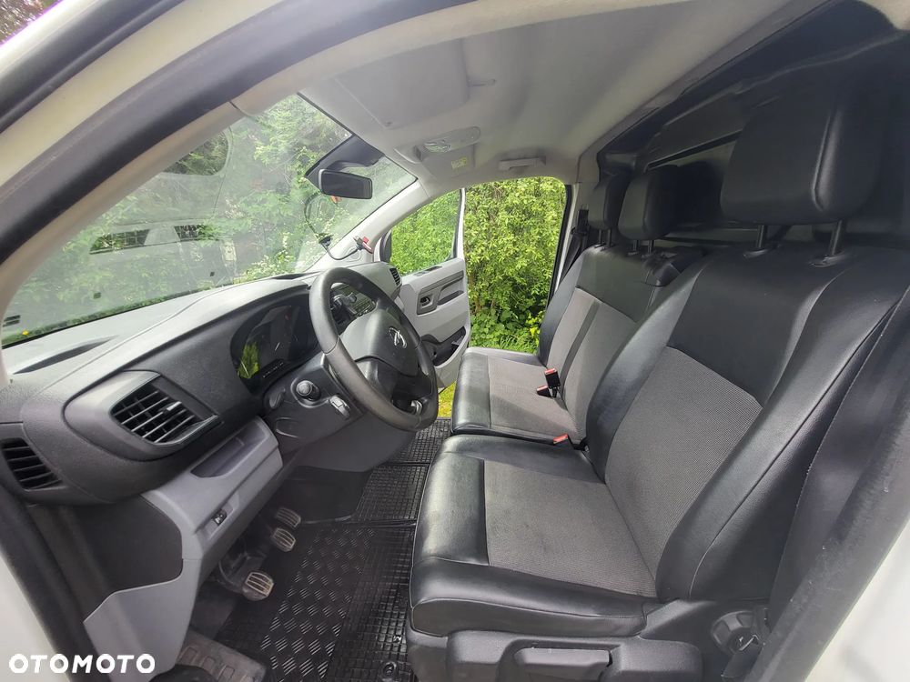 Opel Vivaro - 10