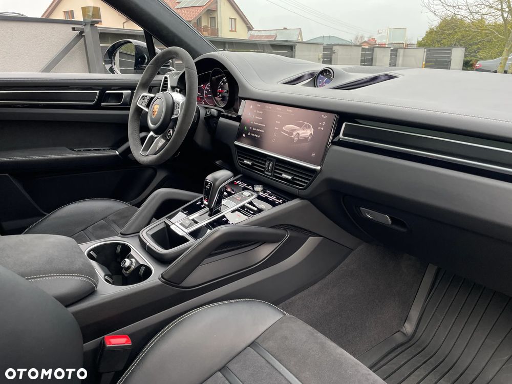 Porsche Cayenne - 16